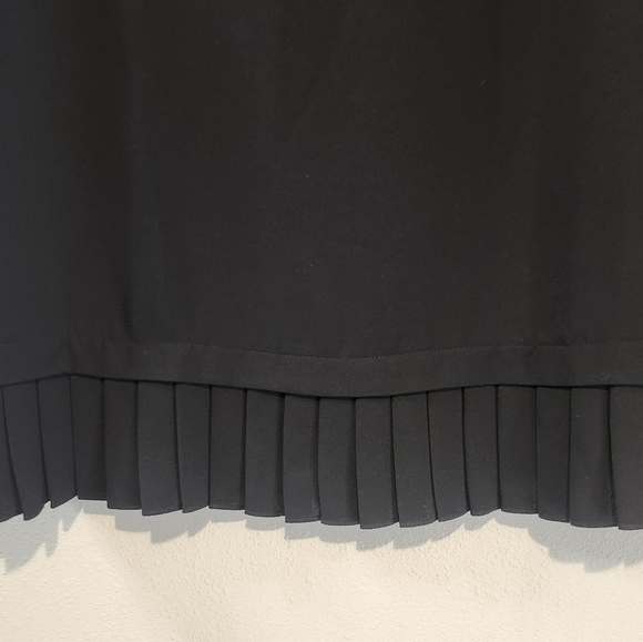 J. Jill‎ Black Relaxed Fit Pleated Hem 3/4 Sleeve Blouse Size Medium Brand New! - Picture 3 of 7